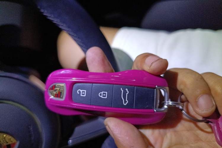 Used Porsche Cayenne 2021 3.0T U.S. specification Vehicle Key