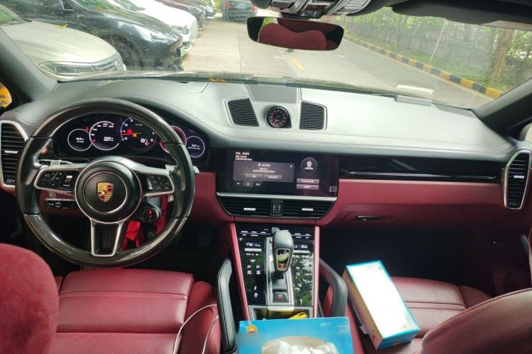 Used Porsche Cayenne 2022 Cayenne Coupé 3.0T Platinum Edition Center Console