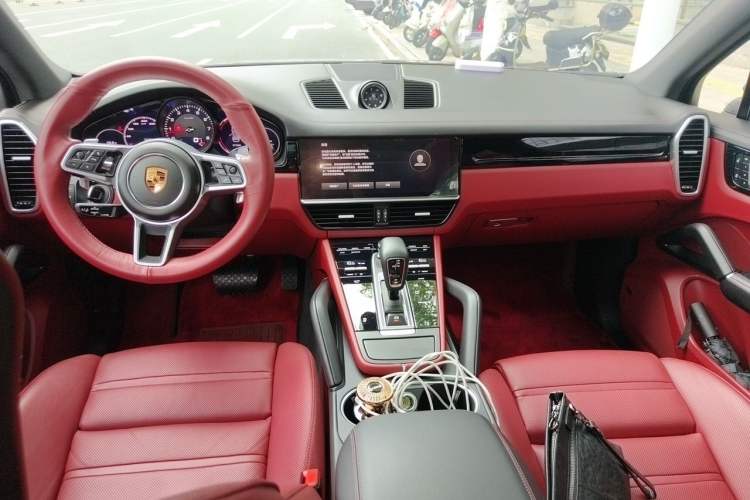Used Porsche Cayenne 2022 Cayenne 3.0T Platinum Edition Center Console