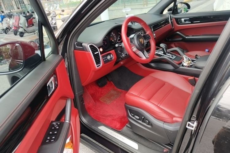 Used Porsche Cayenne 2022 Cayenne 3.0T Platinum Edition Driver Seat