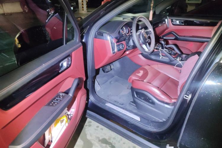 Used Porsche Cayenne 2022 Cayenne Coupé 3.0T Platinum Edition Driver Seat