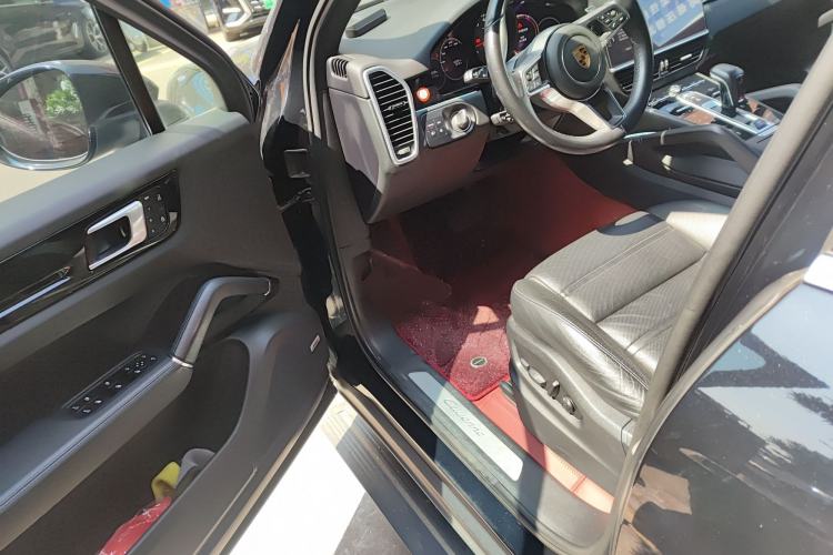 Used Porsche Cayenne 2022 Cayenne 3.0T Platinum Edition Driver Seat