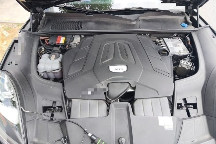 Used Porsche Cayenne 2022 Cayenne 3.0T Platinum Edition Engine Bay