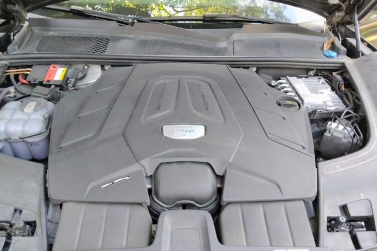 Used Porsche Cayenne  Engine Bay
