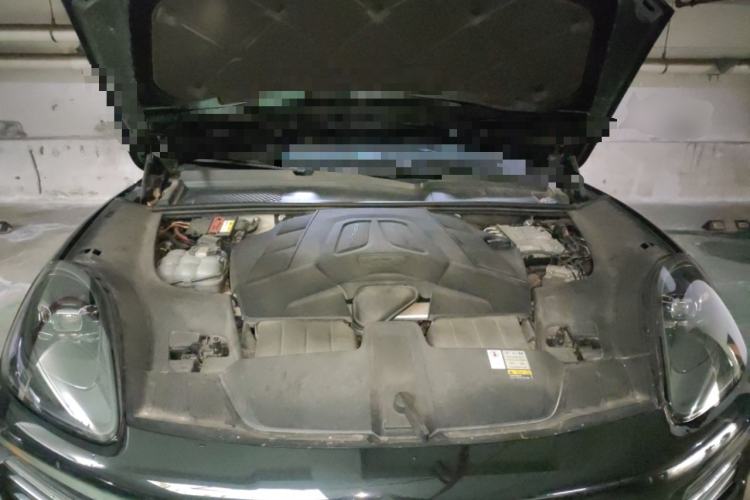 Used Porsche Cayenne 2022 Cayenne Coupé 3.0T Platinum Edition Engine Bay