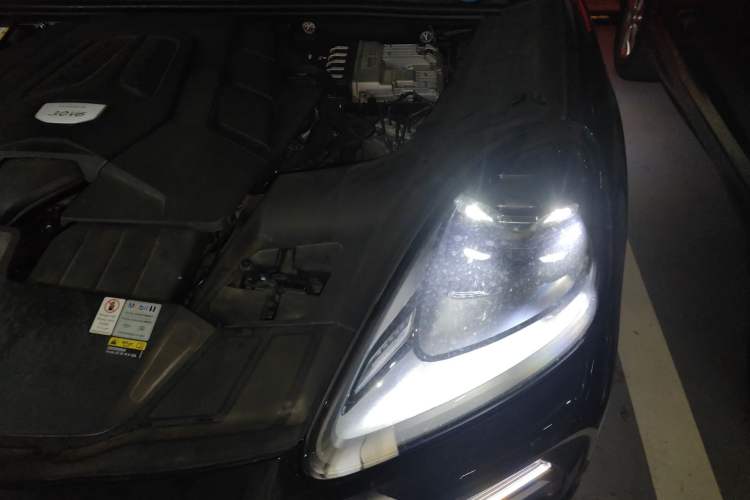 Used Porsche Cayenne 2022 Cayenne 3.0T Platinum Edition Engine Bay Left