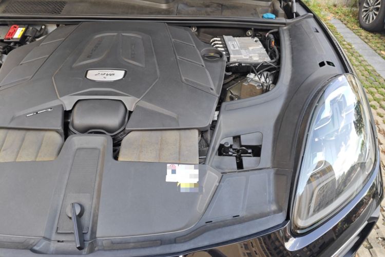 Used Porsche Cayenne 2022 Cayenne S 2.9T Platinum Edition Engine Bay Left