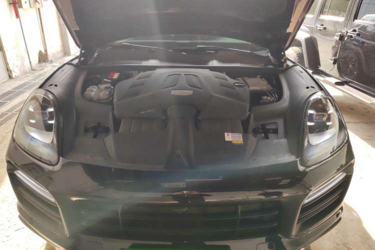 Used Porsche Cayenne 2022 Cayenne S 2.9T Platinum Edition Engine Bay