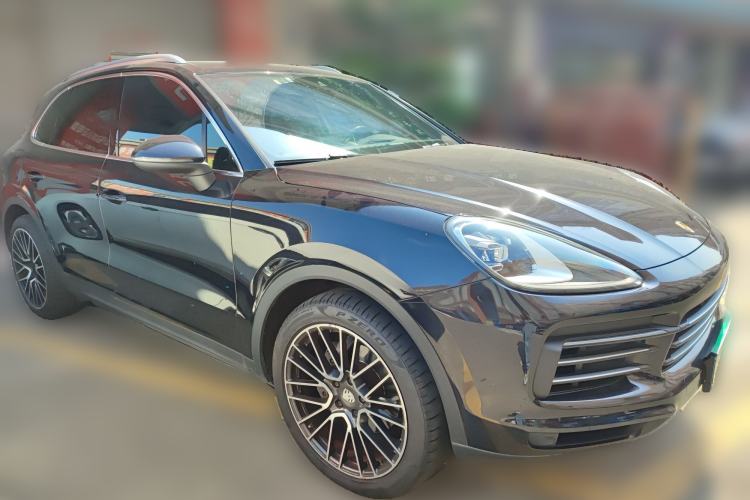 Used Porsche Cayenne 2022 Cayenne 3.0T Platinum Edition Front Right 45 Deg