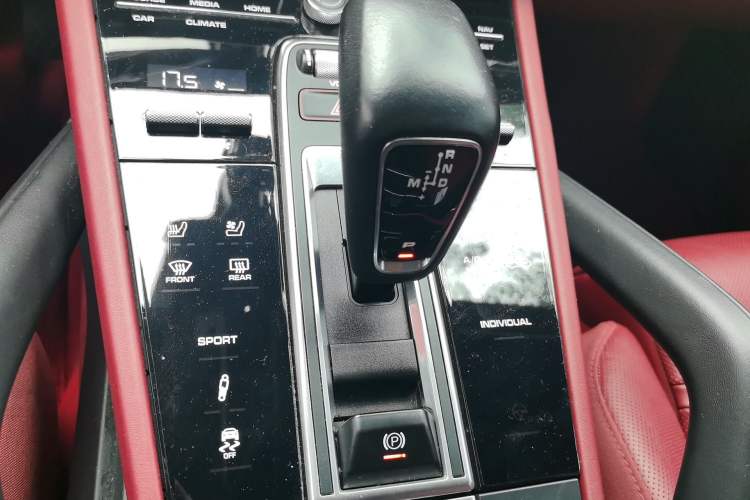 Used Porsche Cayenne 2022 Cayenne 3.0T Platinum Edition Gear Lever