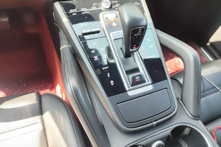 Used Porsche Cayenne 2022 Cayenne 3.0T Platinum Edition Gear Lever