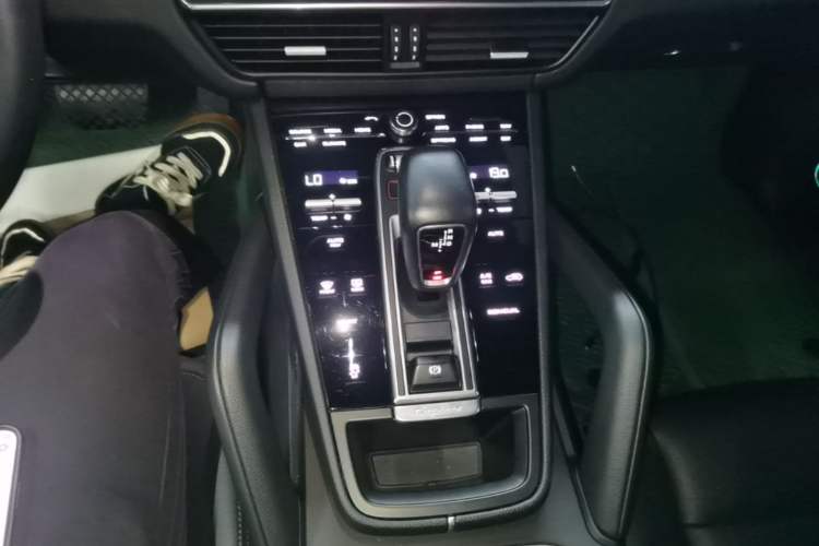 Used Porsche Cayenne 2022 3.0T US Spec Gear Lever