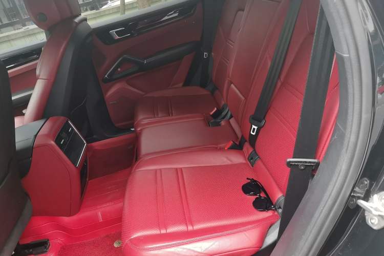 Used Porsche Cayenne 2022 Cayenne 3.0T Platinum Edition Left Rear Seat