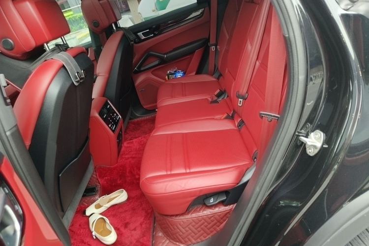 Used Porsche Cayenne 2022 Cayenne 3.0T Platinum Edition Left Rear Seat