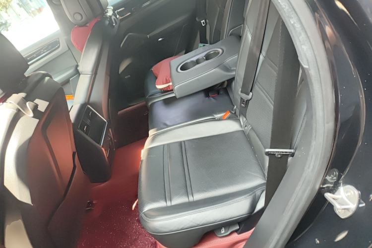 Used Porsche Cayenne 2022 Cayenne 3.0T Platinum Edition Left Rear Seat