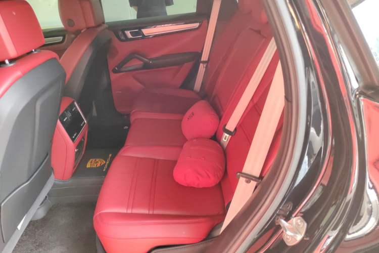Used Porsche Cayenne 2022 Cayenne S 2.9T Platinum Edition Left Rear Seat