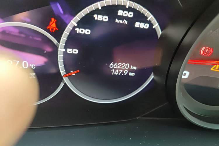 Used Porsche Cayenne 2022 Cayenne 3.0T Platinum Edition Odometer Close Up