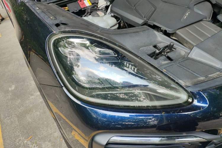 Used Porsche Cayenne 2022 Cayenne Coupé 3.0T Platinum Edition Right Front Headlight