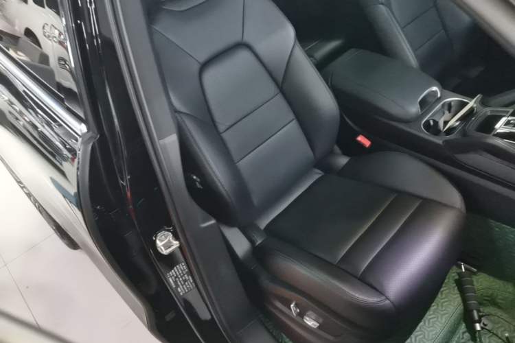 Used Porsche Cayenne 2022 3.0T US Spec Right Front Seat