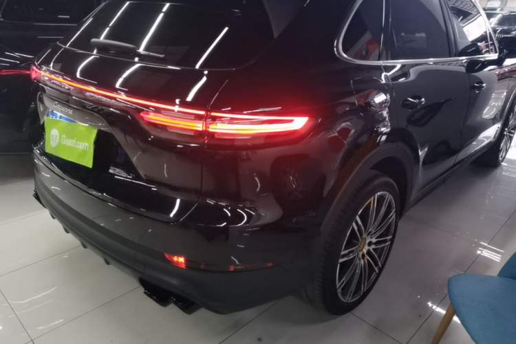 Used Porsche Cayenne 2022 3.0T US Spec Right Rear Taillight