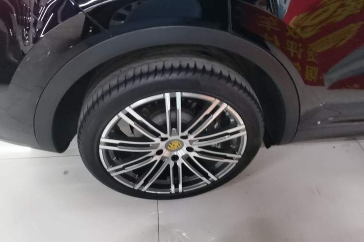 Used Porsche Cayenne 2022 3.0T US Spec Right Rear Wheel Hub