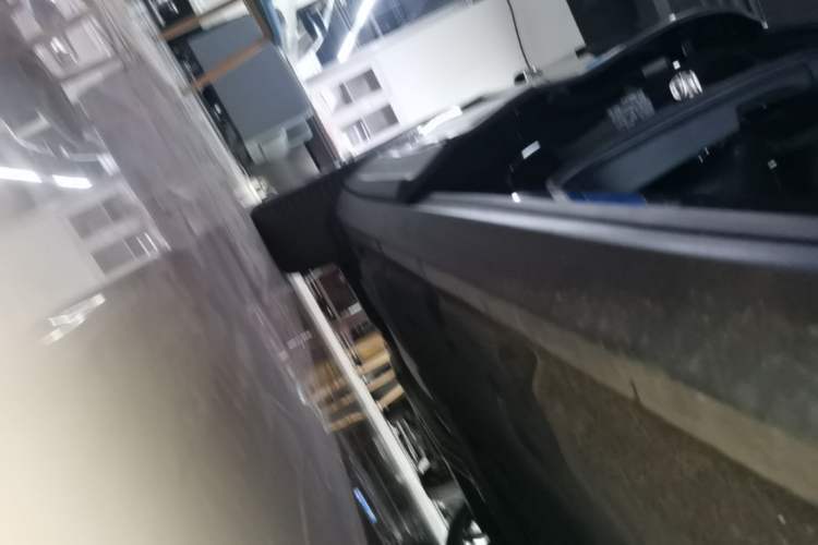Used Porsche Cayenne 2022 3.0T US Spec Right Side Sill