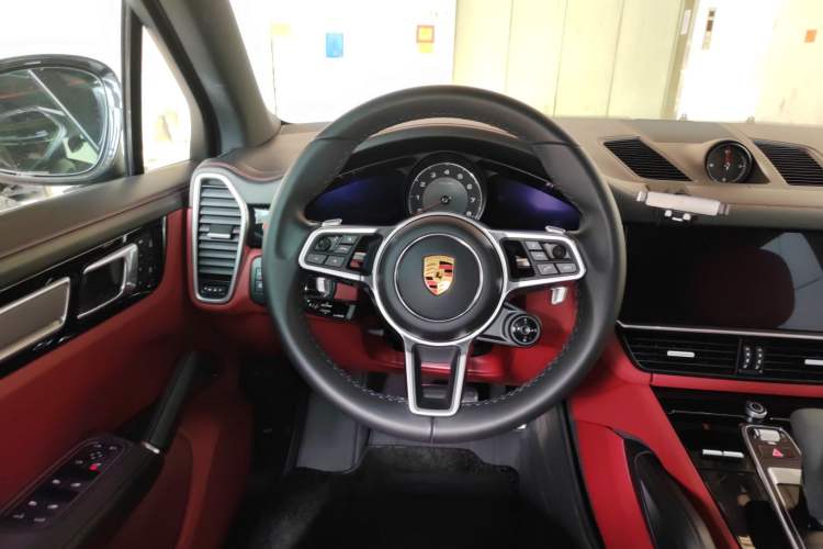 Used Porsche Cayenne 2022 Cayenne S 2.9T Platinum Edition Steering Wheel