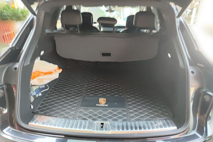 Used Porsche Cayenne 2022 Cayenne 3.0T Platinum Edition Trunk