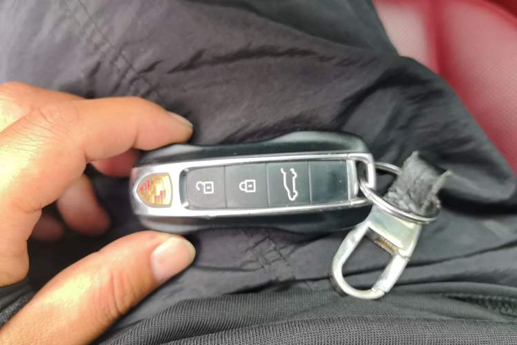 Used Porsche Cayenne 2022 Cayenne 3.0T Platinum Edition Vehicle Key