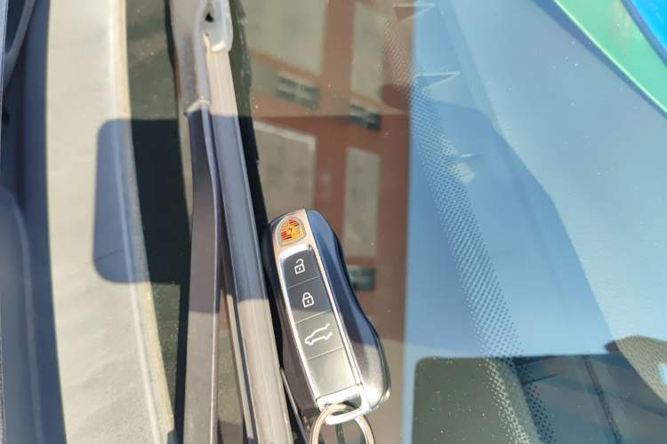 Used Porsche Cayenne 2022 Cayenne 3.0T Platinum Edition Vehicle Key