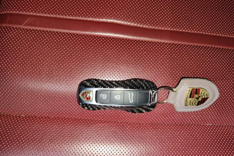 Used Porsche Cayenne 2022 Cayenne 3.0T Platinum Edition Vehicle Key
