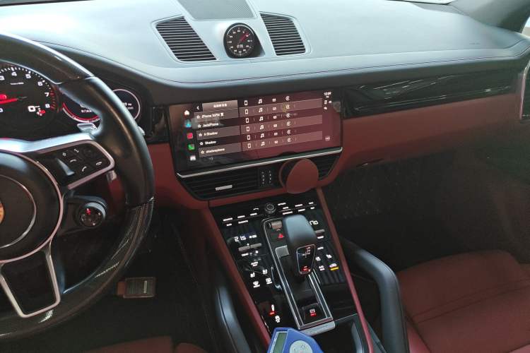 Used Porsche Cayenne 2022 Cayenne 3.0T Platinum Edition Audio And AC Panel