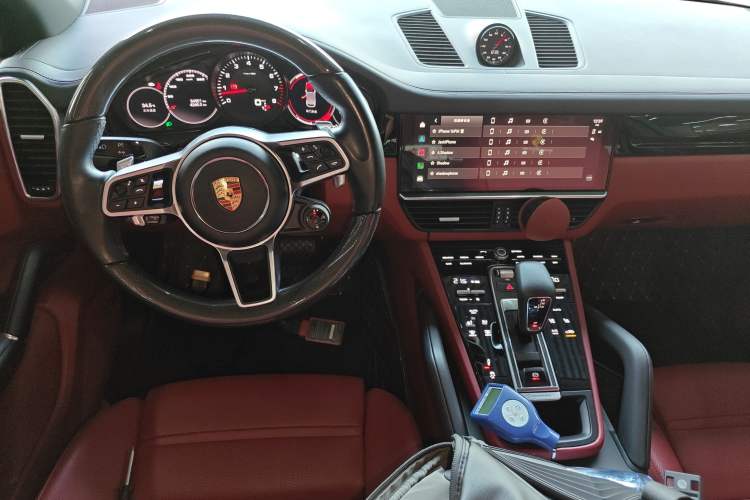 Used Porsche Cayenne 2022 Cayenne 3.0T Platinum Edition Center Console