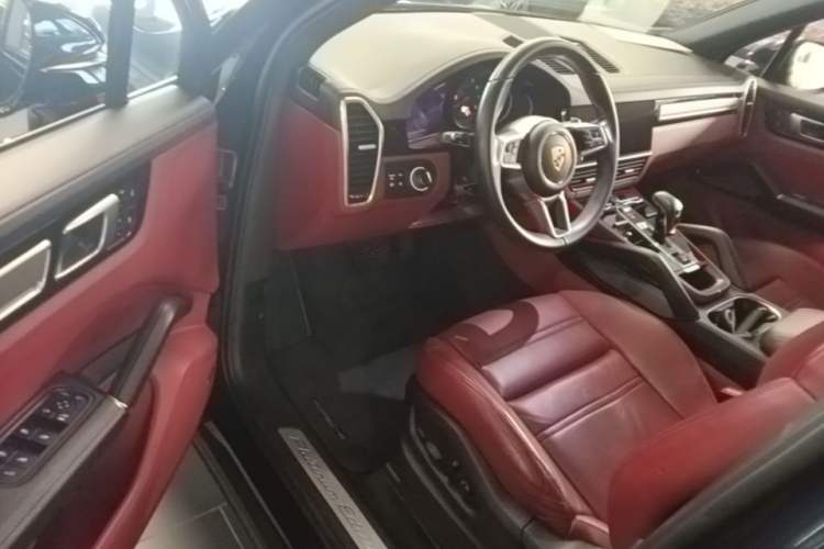 Used Porsche Cayenne 2022 Cayenne 3.0T Platinum Edition Driver Seat