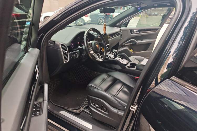 Used Porsche Cayenne  Driver Seat