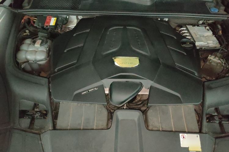 Used Porsche Cayenne 2022 Cayenne 3.0T Platinum Edition Engine Bay