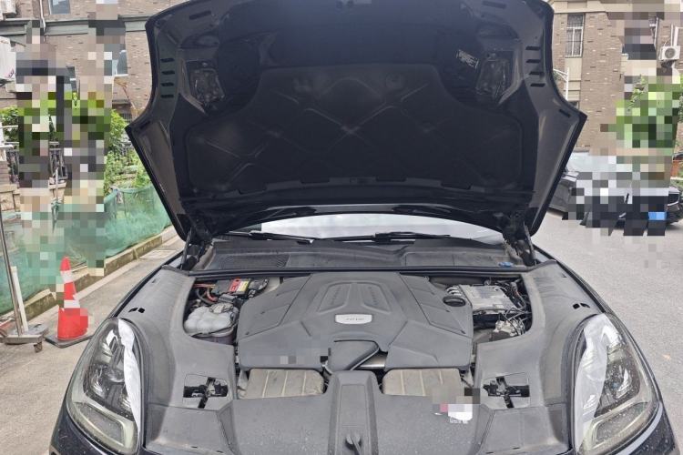 Used Porsche Cayenne 2022 Cayenne 3.0T Platinum Edition Engine Bay