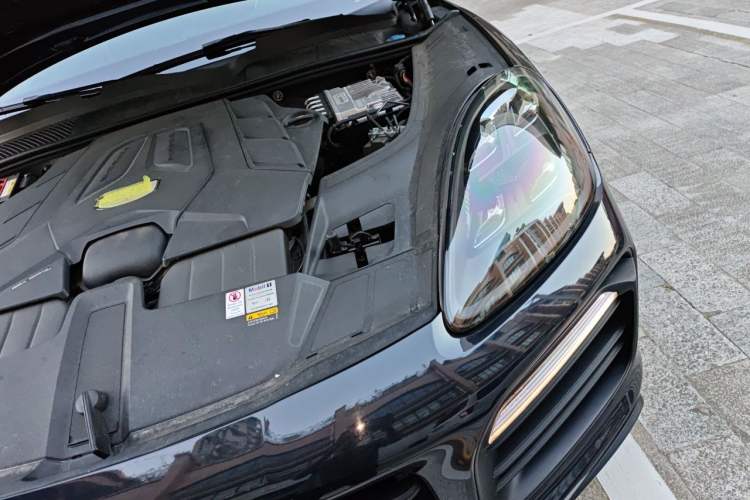 Used Porsche Cayenne 2022 Cayenne S 2.9T Platinum Edition Engine Bay Left