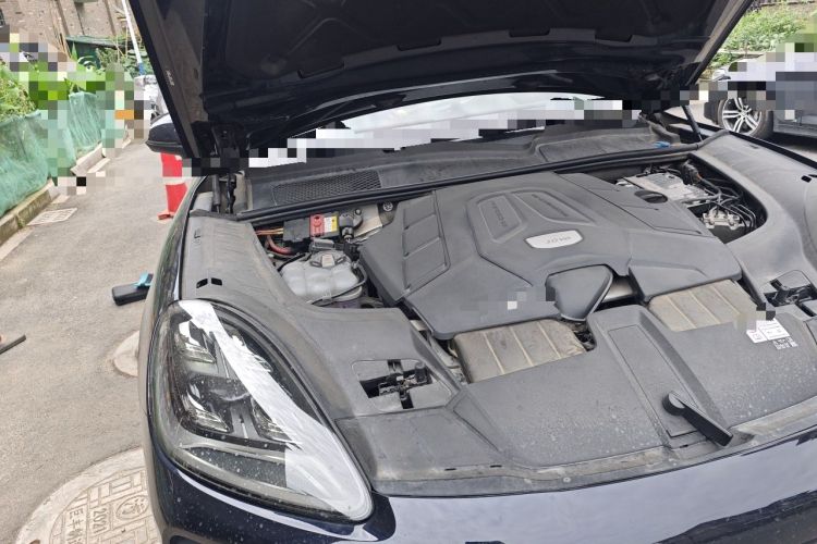 Used Porsche Cayenne 2022 Cayenne 3.0T Platinum Edition Engine Bay Right