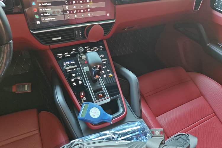 Used Porsche Cayenne 2022 Cayenne 3.0T Platinum Edition Gear Lever