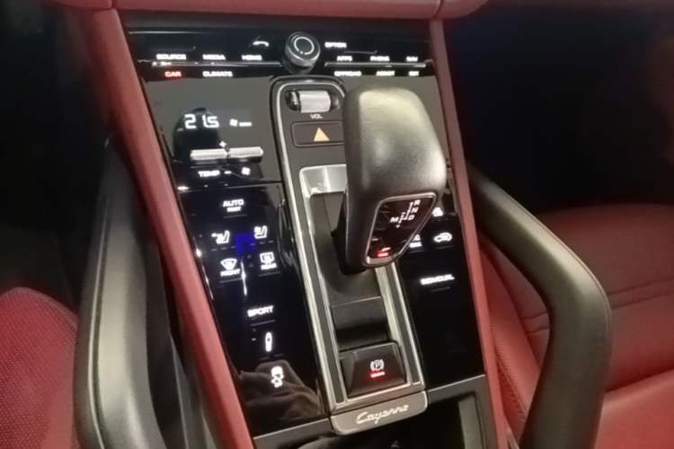 Used Porsche Cayenne 2022 Cayenne 3.0T Platinum Edition Gear Lever