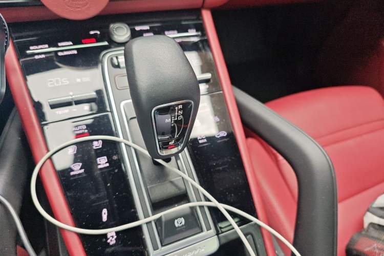Used Porsche Cayenne 2022 Cayenne 3.0T Platinum Edition Gear Lever