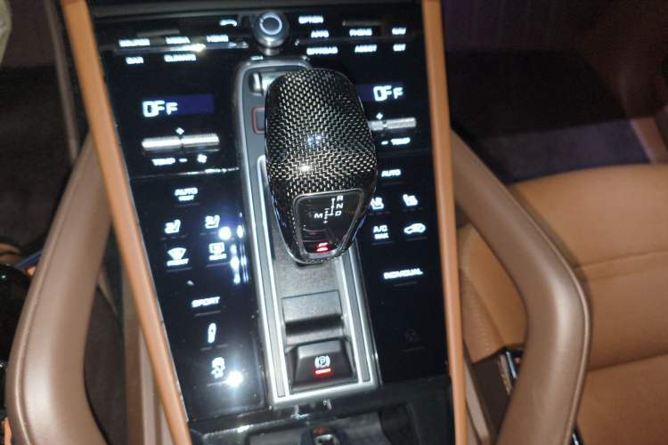 Used Porsche Cayenne 2022 Cayenne 3.0T Platinum Edition Gear Lever