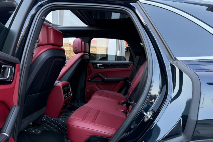 Used Porsche Cayenne 2022 Cayenne 3.0T Platinum Edition Interior 8