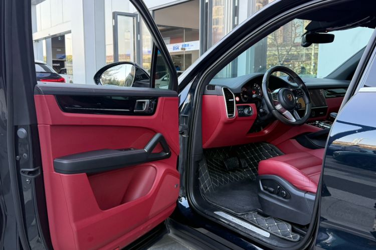 Used Porsche Cayenne 2022 Cayenne 3.0T Platinum Edition Interior 9
