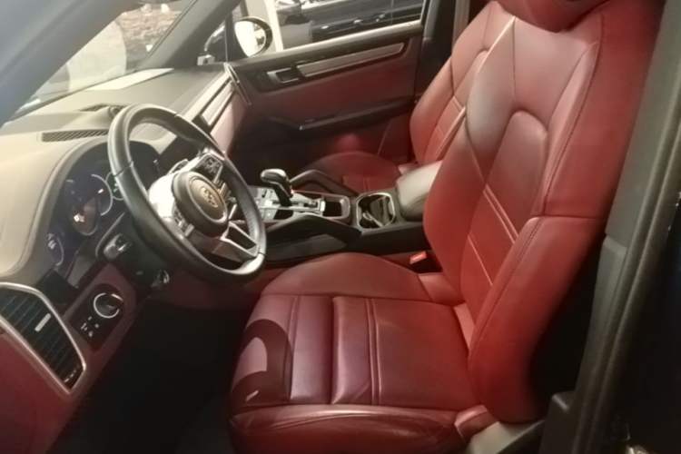 Used Porsche Cayenne 2022 Cayenne 3.0T Platinum Edition Left Front Seat
