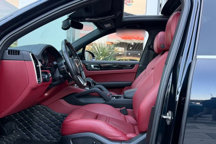 Used Porsche Cayenne 2022 Cayenne 3.0T Platinum Edition Left Front Seat