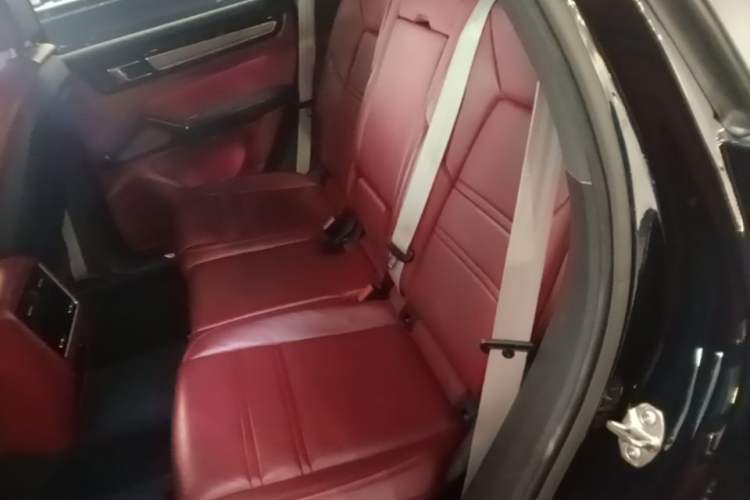 Used Porsche Cayenne 2022 Cayenne 3.0T Platinum Edition Left Rear Seat