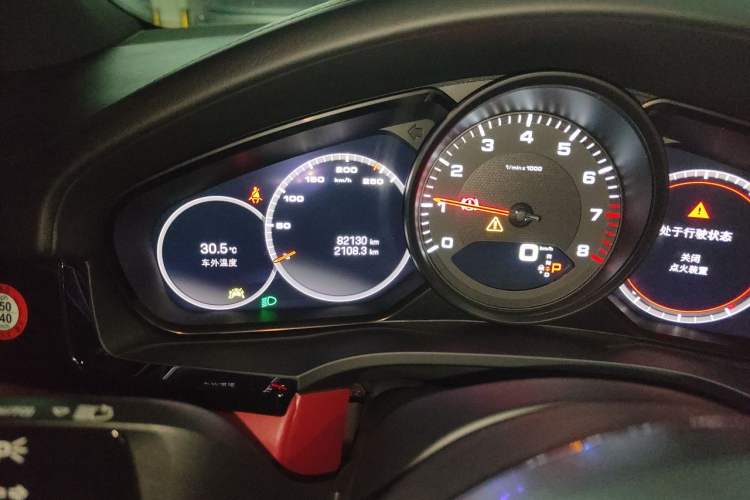 Used Porsche Cayenne 2022 Cayenne 3.0T Platinum Edition Odometer Close Up