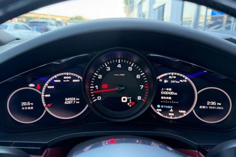Used Porsche Cayenne 2022 Cayenne 3.0T Platinum Edition Odometer Close Up